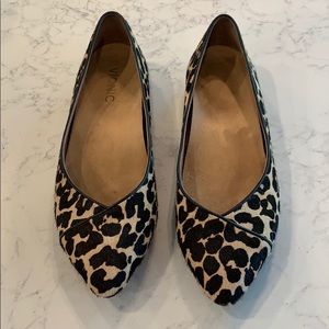 Vionic leopard flats